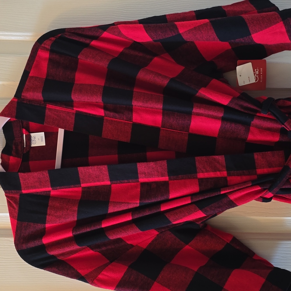 SLEEP CHIC BRAND WOMEN'S RED AND BLACK PLAID FLANNEL ROBE SIZE MEDIUM